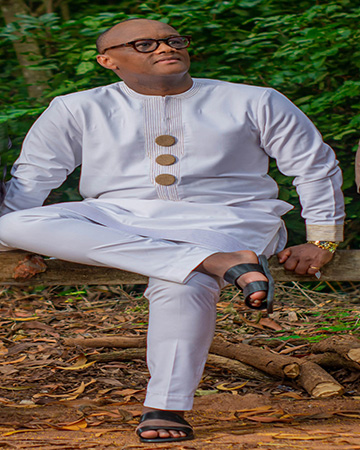 Exile pearl necklace